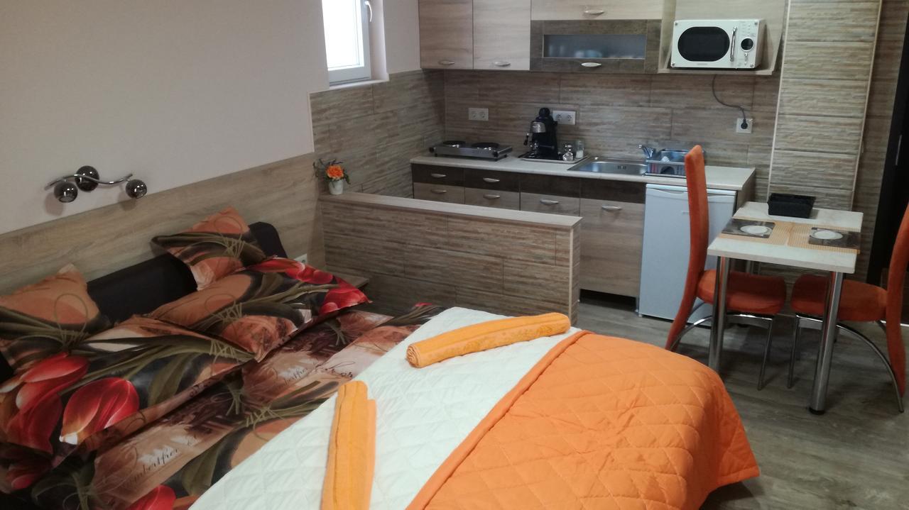 Kéri Vendégház Mosonmagyaróvár Exterior foto