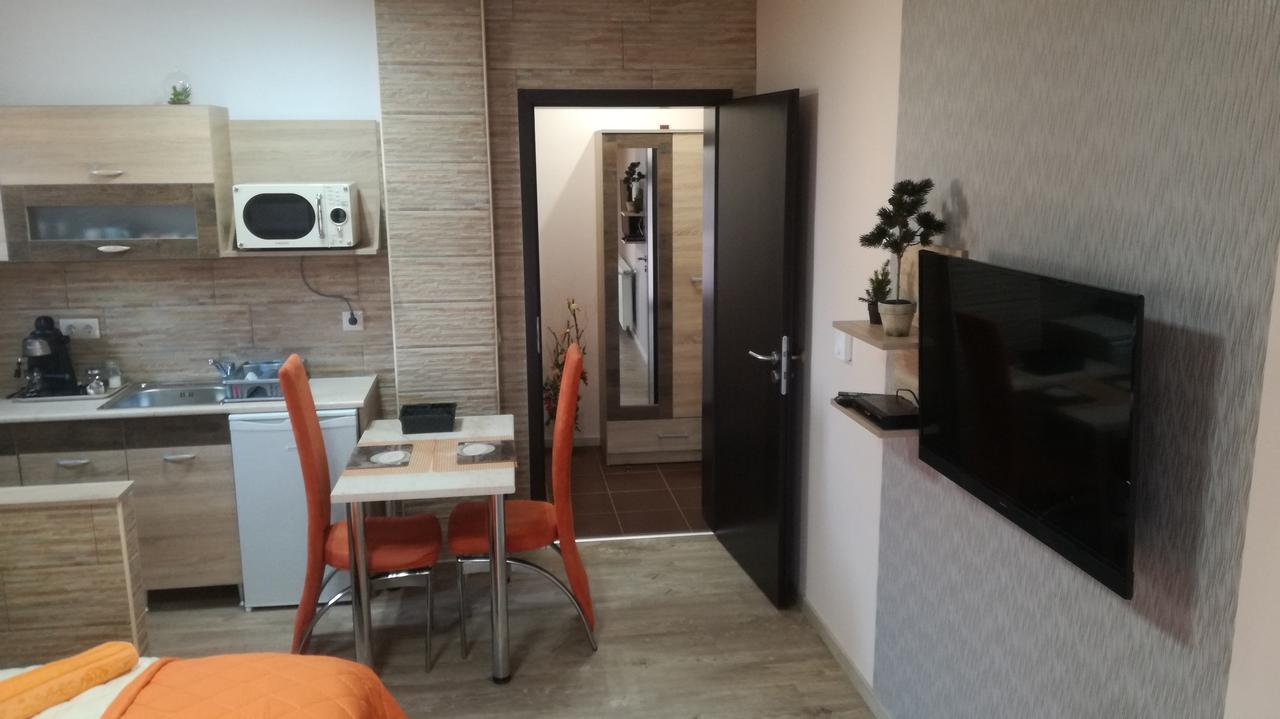 Kéri Vendégház Mosonmagyaróvár Exterior foto